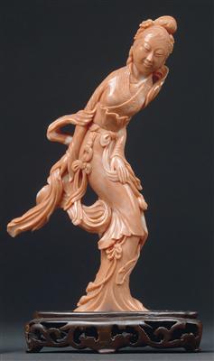 Chinese female statuette, - Antiques: Clocks, Metalwork, Asiatica, Faience, Folk art, Sculptures