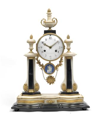 A Louis XVI marble mantel clock - Antiques: Clocks, Metalwork, Asiatica, Faience, Folk art, Sculptures