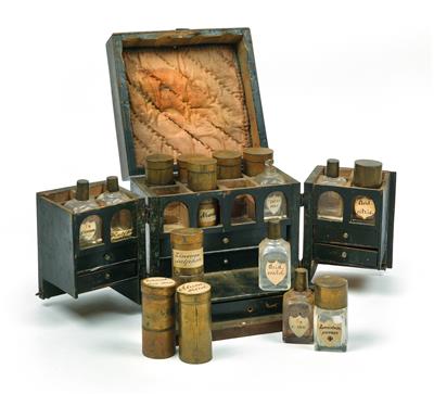 An 18th century Augsburg Apothecary travelling Chest - Clocks, Metalwork, Faience, Folk Art, Sculptures +Antique Scientific Instruments and Globes
