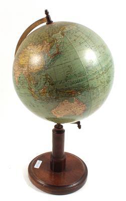 A c. 1918 A. Krause terrestrial Globe - Orologi, metalli lavorati, arte popolare e ceramica faentina, sculture  +Strumenti scientifici e globi d'epoca