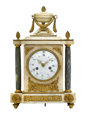 A small Louis XVI marble mantle clock, "Fortin" - Orologi, metalli lavorati, arte popolare e ceramica faentina, sculture  +Strumenti scientifici e globi d'epoca
