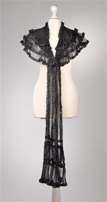 A small shawl, - Antiquariato - orologi, sculture, maioliche, arte popolare