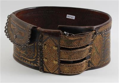 A quill embroidery belt, - Antiquariato - orologi, sculture, maioliche, arte popolare