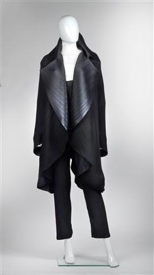 Issey Miyake – a three part trouser suit, - Antiques: Clocks, Sculpture, Faience, Folk Art, Vintage