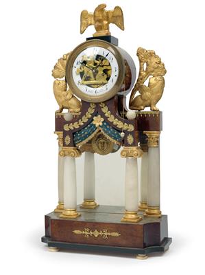 A small Empire commode clock with automaton - Starožitnosti