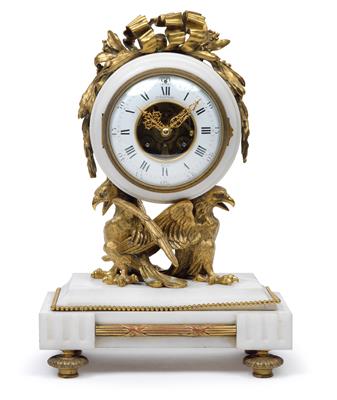 A neoclassical marble mantel-piece clock with eagles - Antiques: Clocks, Sculpture, Faience, Folk Art, Vintage
