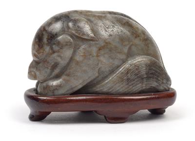 A dog of carved jade, China, Qing dynasty - Starožitnosti