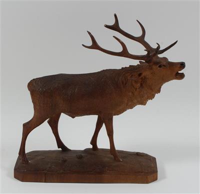 A deer belling, - Antiques: Clocks, Vintage, Asian art, Faience, Folk Art, Sculpture
