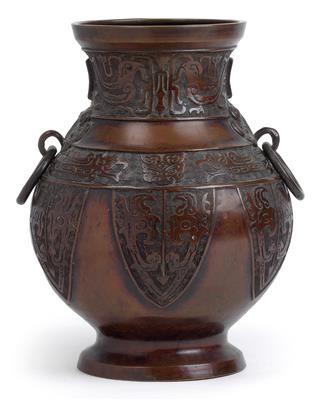 A bronze vase, China, 18th/19th century - Umění a starožitnosti