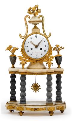 A small Louis XVI marble mantle clock - Arte e antiquariato