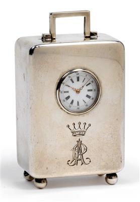 A small silver table clock - Arte e antiquariato