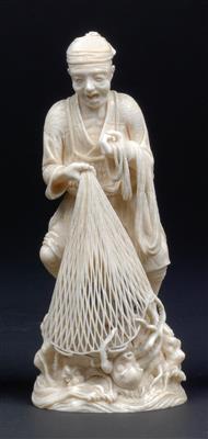 An ivory okimono of a fisherman with net, Japan, Meiji period, signed - Antiques and art