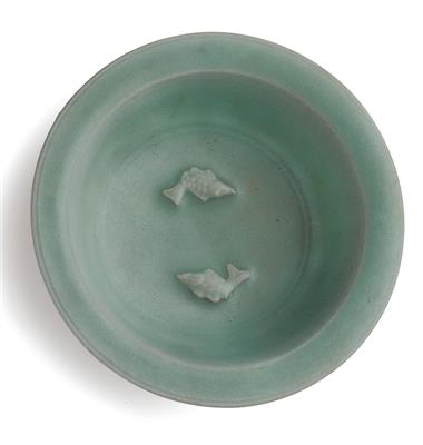 A celadon glazed 'twin fish' bowl, China, Song dynasty - Antiques and art