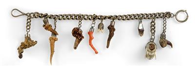 A traditional Viennese chain with 16 different pendants, - Umění a starožitnosti