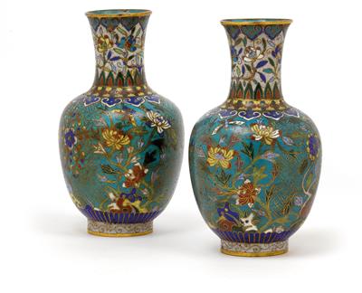 A pair of cloisonné vases, China, Jiaqing Period - Umění a starožitnosti