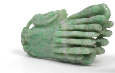 A jade carving in the form of a finger citron, China, 20th cent. - Orologi, arte asiatica, metalli lavorati, fayence, arte popolare, sculture