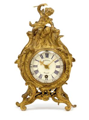 A Louis XV bronze table clock - Umění a starožitnosti