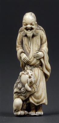 An ivory netsuke of a sennin with a shishi, Japan, 19th cent. - Clocks, Asian Art, Metalwork, Faience, Folk Art, Sculpture