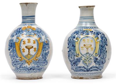A pair of bottle vases, Italy, seventeenth / eighteenth century - Orologi, arte asiatica, metalli lavorati, fayence, arte popolare, sculture