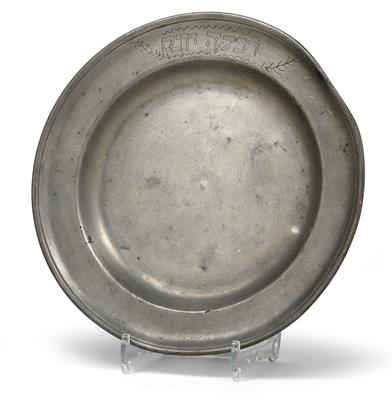 A pewter plate, - Orologi, arte asiatica, metalli lavorati, fayence, arte popolare, sculture