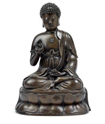A silver-inlaid bronze figure of Buddha Bhaisajyaguru, China, 17th/18th cent., signed Shisou - Orologi, arte asiatica, vintage, metalli lavorati, fayence, arte popolare, sculture