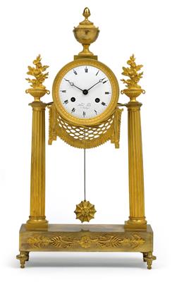 A neoclassical bronze mantelpiece clock - Umění a starožitnosti