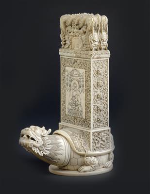 A miniature stele in ivory, China, signed and dated Qianlong 1757, 18th /19th cent. - Orologi, arte asiatica, vintage, metalli lavorati, fayence, arte popolare, sculture