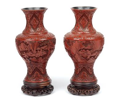 A pair of red lacquer vases, China, 19th cent. - Clocks, Asian Art, Metalwork, Faience, Folk Art, Sculpture