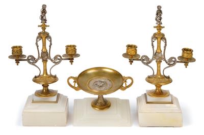 A mantelpiece set, - Orologi, arte asiatica, metalli lavorati, fayence, arte popolare, sculture