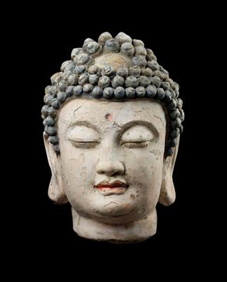 A stucco head of Buddha, China, Ming Dynasty - Umění a starožitnosti