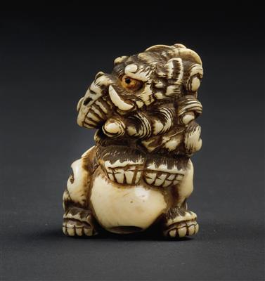 An ivory netsuke of Baku with a ball, Japan, 18. cent. - Orologi, arte asiatica, metalli lavorati, fayence, arte popolare, sculture