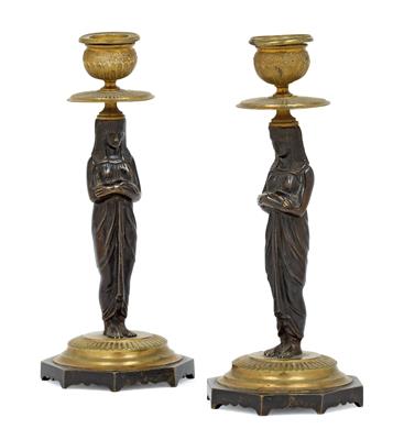 A pair of candleholders in the Egyptian manner, - Clocks, Asian Art, Metalwork, Faience, Folk Art, Sculpture