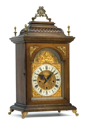 A Historism Period bracket clock (‘Stockuhr’) from Vienna - Orologi, arte asiatica, metalli lavorati, fayence, arte popolare, sculture