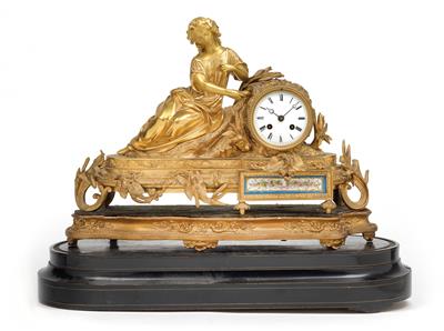 A Historism Period bronze mantelpiece clock - Antiquariato