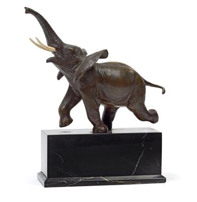 An elephant, - Antiques