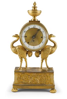 A Neoclassical Bronze Mantel Clock - Antiquariato