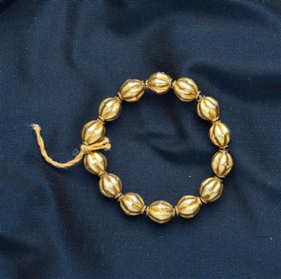 A Part of a Chain, - Antiquariato