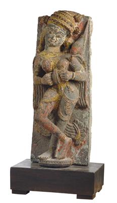 A Stone Stele Depicting a Female Musician, North India, c. 19th Century - Antiquariato