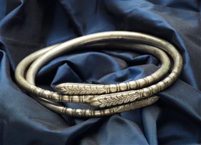Two Anklets, - Antiquariato