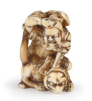 A Netsuke of a Man Fighting a Tiger, Japan, Edo Period, 19th Century, - Starožitnosti - Část 1