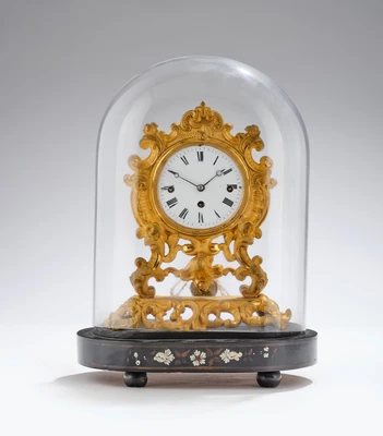 Kleine Biedermeier Bronzeuhr, - Clocks