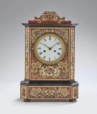 Kleine Biedermeier Kommodenuhr, - Clocks