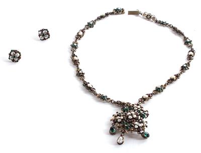 Pester Collier mit Anhänger und Paar Ohrclips, - Silber