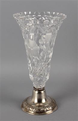 Wiener Vase mit Silbermontierung, - Silver