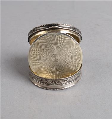 Deutscher Silber Zigarrenaschenbecher, - Silber 2021/09/17 - Realized  price: EUR 180 - Dorotheum