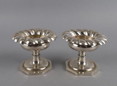 Paar Wiener Biedermeier Gewürzschälchen, - Silver