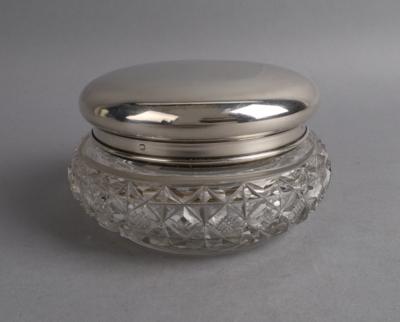 Französisches Gefäß mit Silbermontierung, - Silver