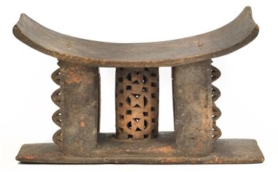 Ashanti, Ghana: an Ashanti stool, dyed black (as ‘ancestor seat’). - Tribal Art
