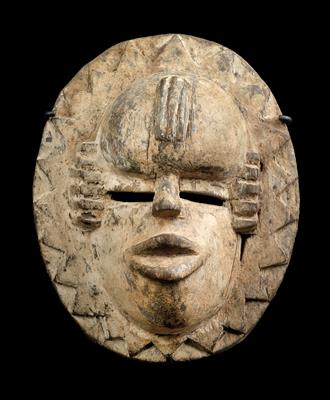 Eket, Nigeria: A typical, old, small mask. - Tribal Art