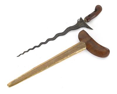 Indonesia, Java: Kris dagger with old, corrugated blade and beautiful sheath. - Mimoevropské a domorodé um?ní